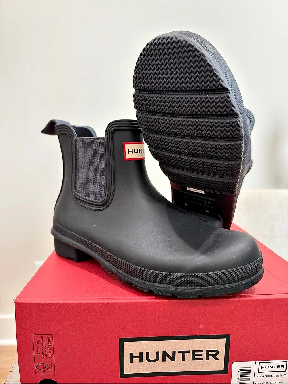 Hunter Women's Original Chelsea Boot Navy US 7 NWT